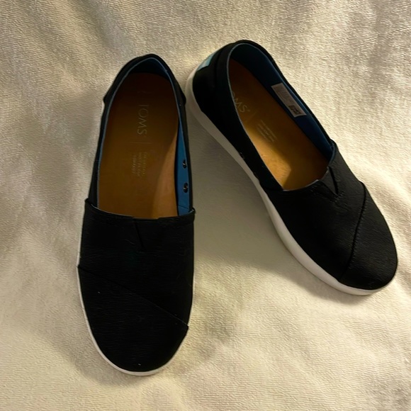 TOMS Black Canvas - Picture 1 of 5